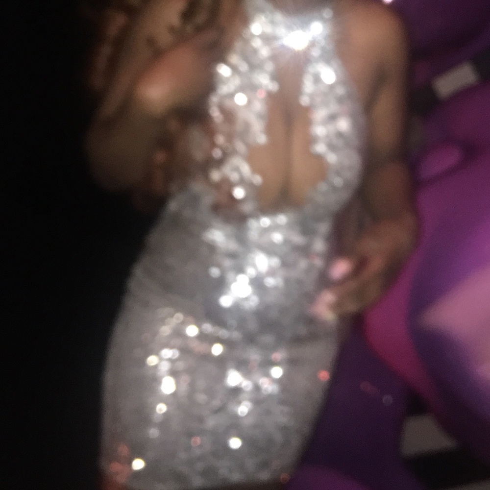 Dach Boutique Dazling Silver Customized Dress! - Picture 6 of 8